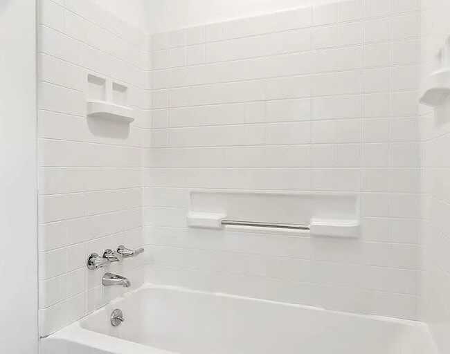 Building Photo - 1409 Robert Ln