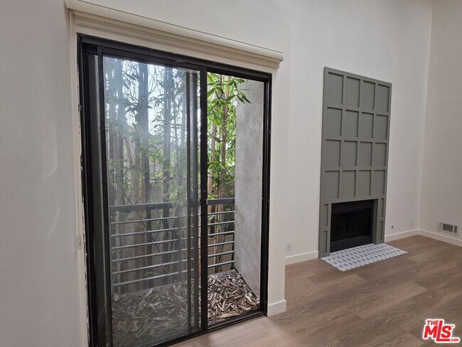 Building Photo - 1421 Greenfield Ave