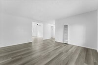 Building Photo - 2919 Baldwin St