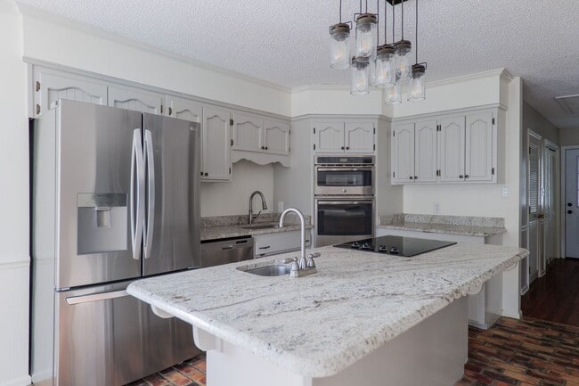 Building Photo - 4538 Golden Oaks Dr