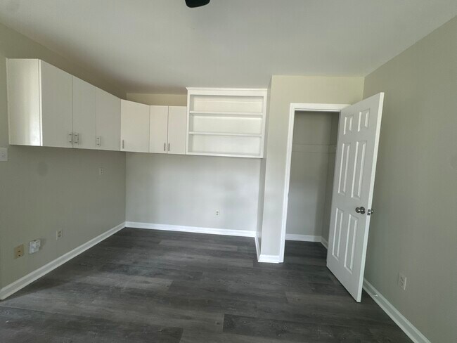 Building Photo - 2322 Magna Carta Pl SW