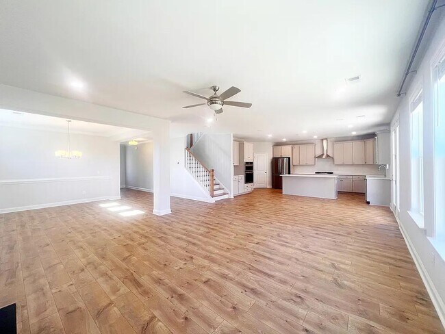 Building Photo - 1105 Cortland Vly