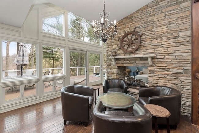 Building Photo - Stunning 5-Bed, 4.5-Bath Custom Home on Du...