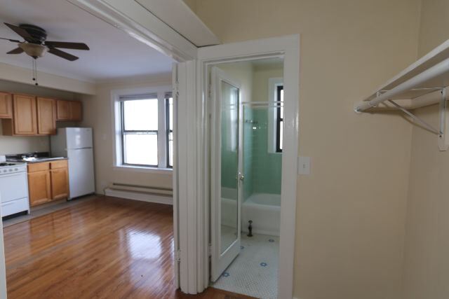 Building Photo - 4551 N Damen Ave