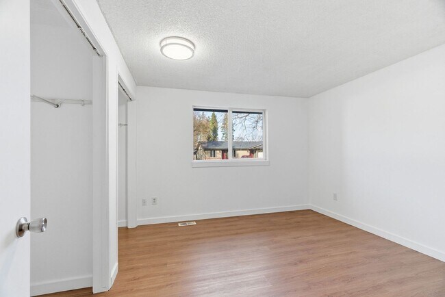 Building Photo - Newly Remodeled North Spokane Home – Convenient Location Near Parks & Shopping