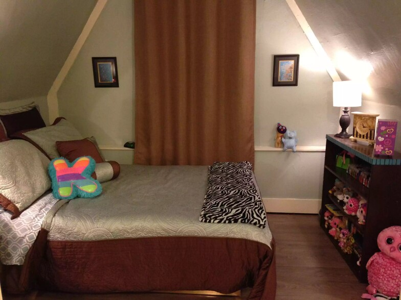 Bedroom 2 - 353 Grace St