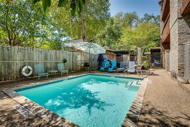 Building Photo - 1406 Windsor Rd