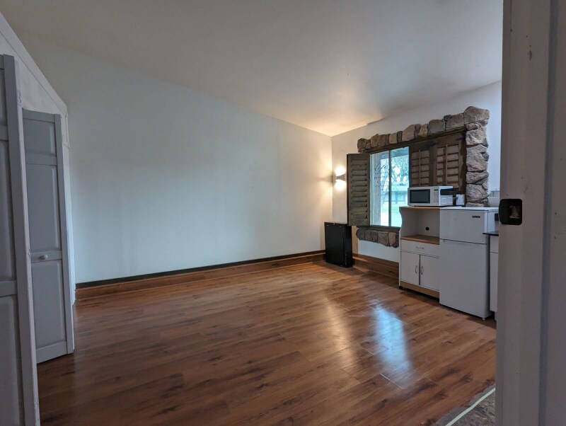 Building Photo - 12690 Woodward Dr