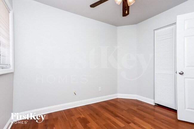 Building Photo - 207 Lithia Ave