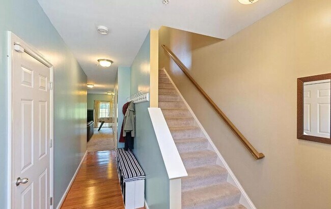 Building Photo - 3 level End Unit townhouse w/bump out in B...