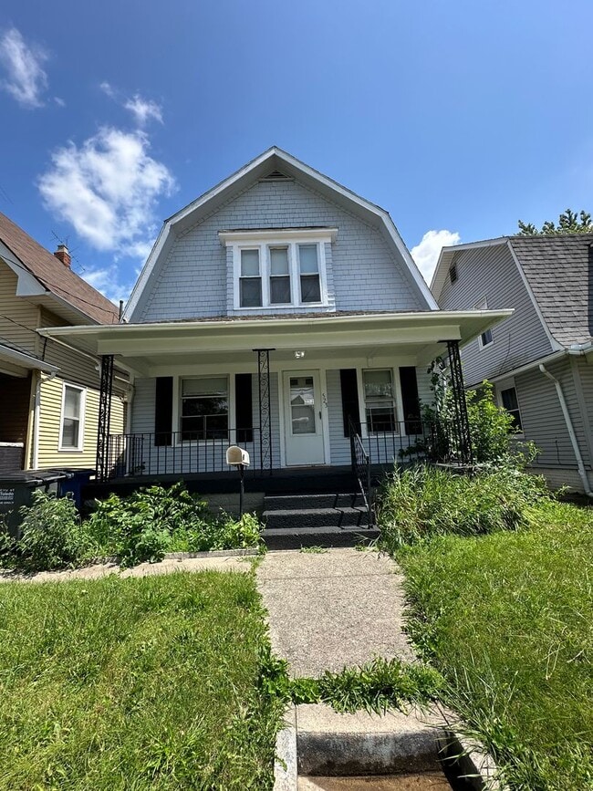 Building Photo - 523 Nicholas St