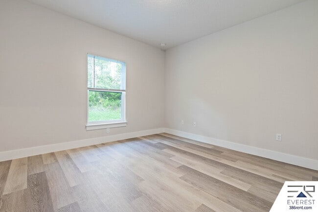 Building Photo - 51 Woodside Dr
