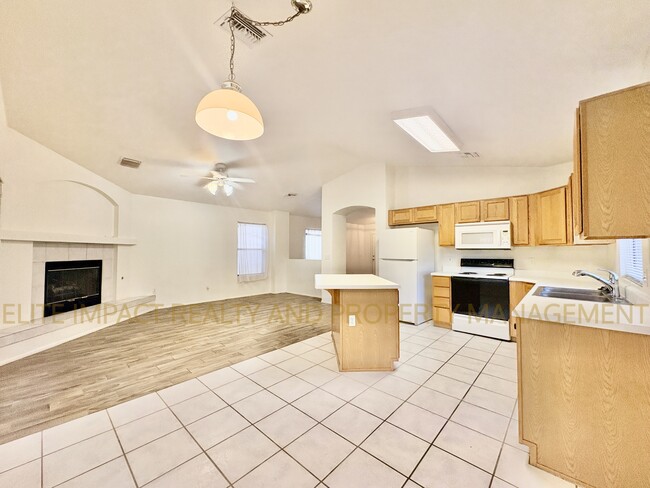 Building Photo - 9073 E Muleshoe St