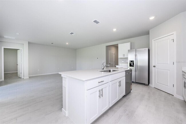 Building Photo - 25110 Alcazar Dr