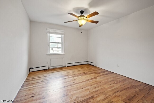 Building Photo - 480 Parkway Dr