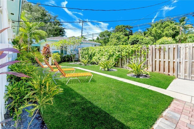 Building Photo - 8826 NE 2nd Ave