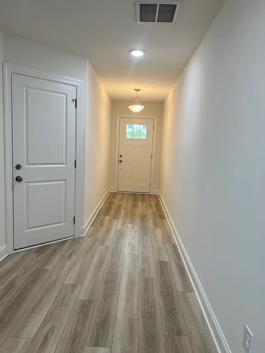 Building Photo - Room in Townhome on Walnut Hl Rd NW