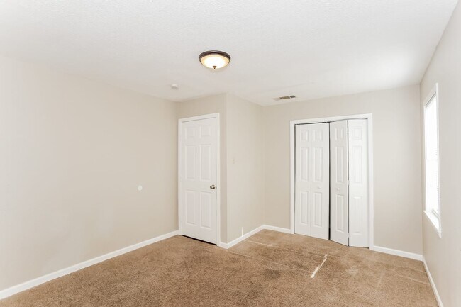 Building Photo - 1708 Colvin