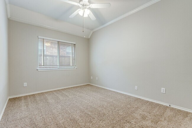 Building Photo - 8708 Falcon View Dr