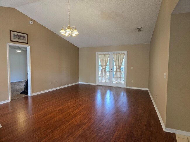 Building Photo - Be Home for the Holidays!