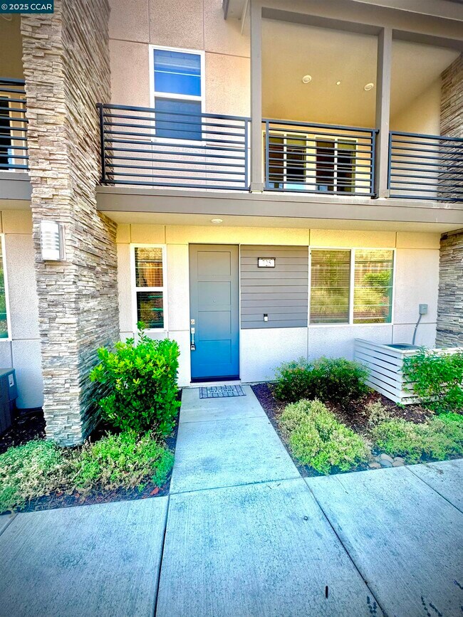 Building Photo - 725 Delve Ct