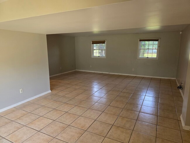 Building Photo - 146 Honora Dr