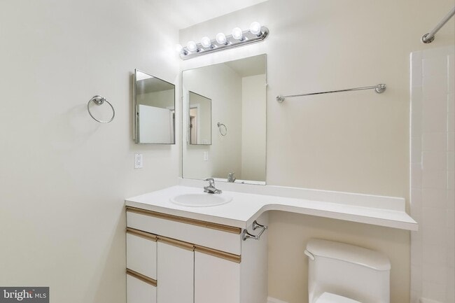 Building Photo - 9040 Centerway Rd