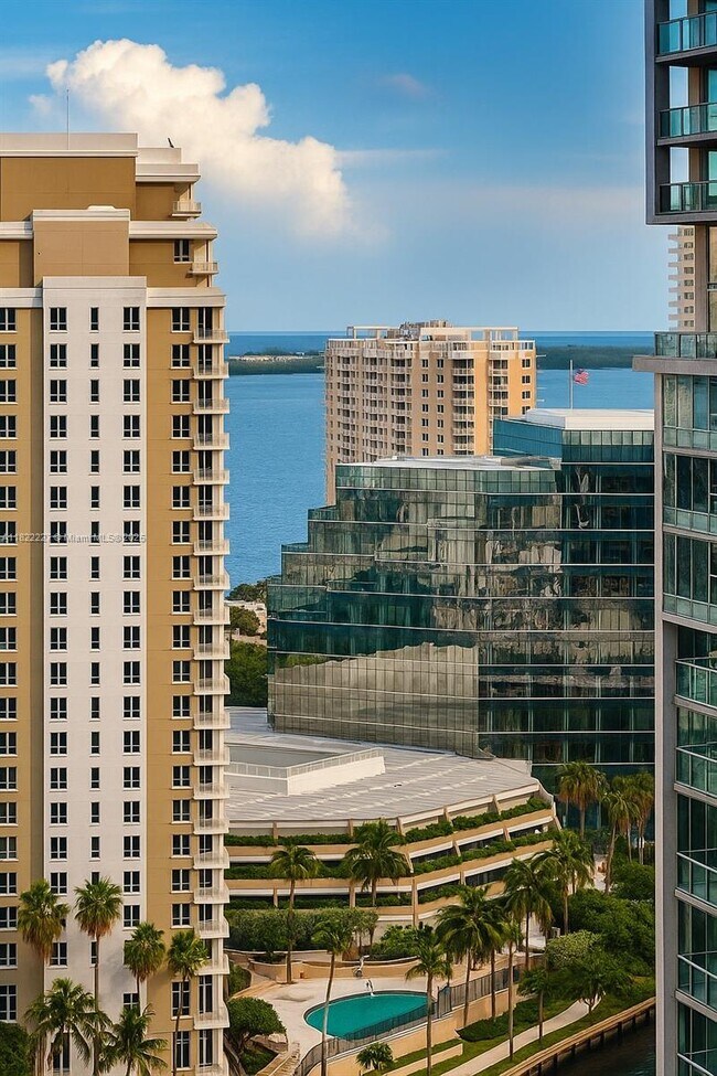 Building Photo - 475 Brickell Ave