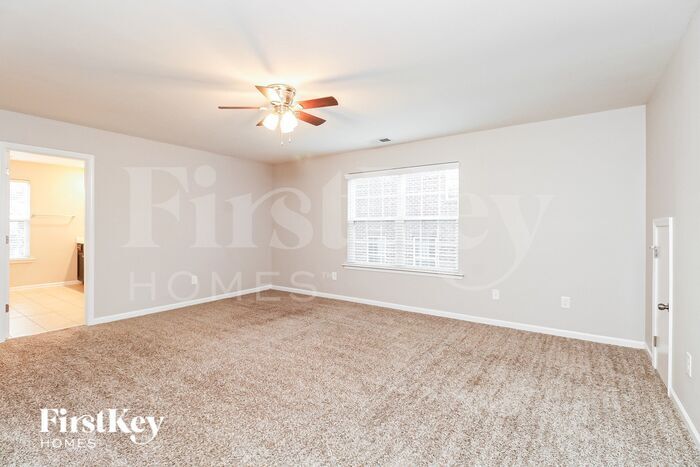 Building Photo - 2648 Kinmere Dr