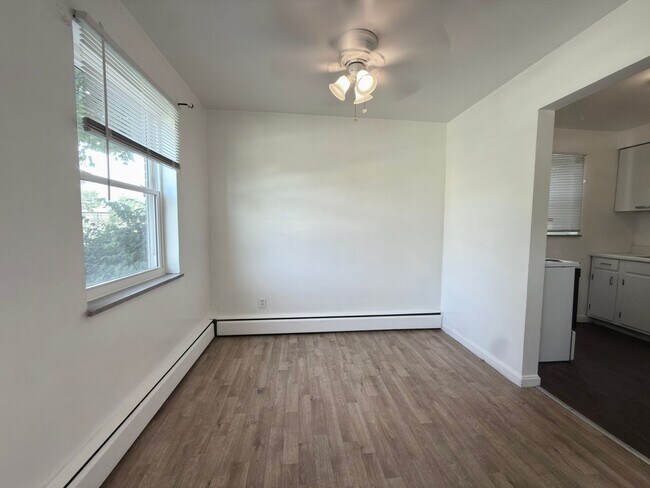Building Photo - 5911 Cary Ave