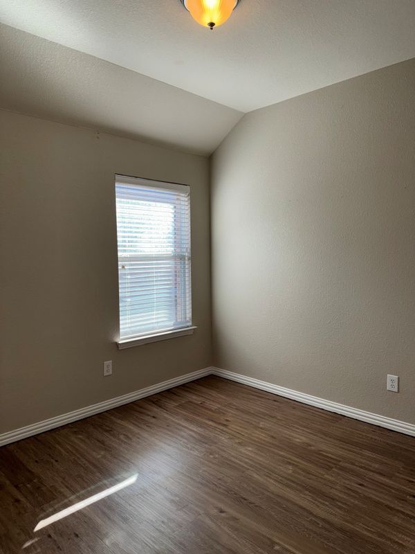 Building Photo - 2309 Castle Creek Dr