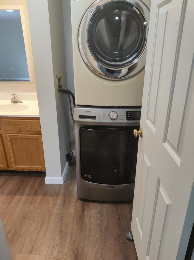 Building Photo - 2714 Titan St