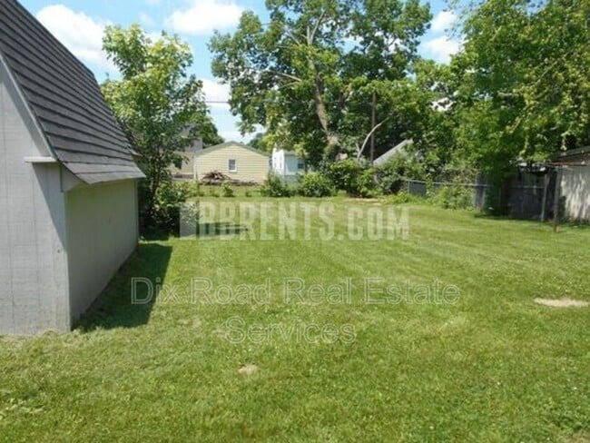 Building Photo - 912 Sorg Pl