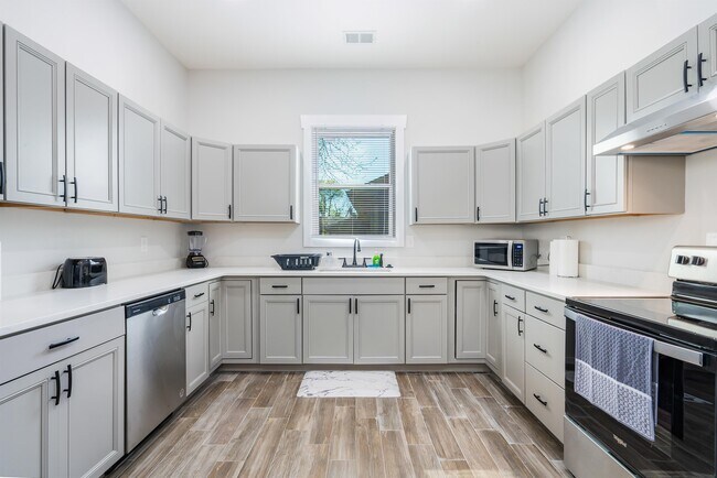 Building Photo - 209 Beirne Ave NW