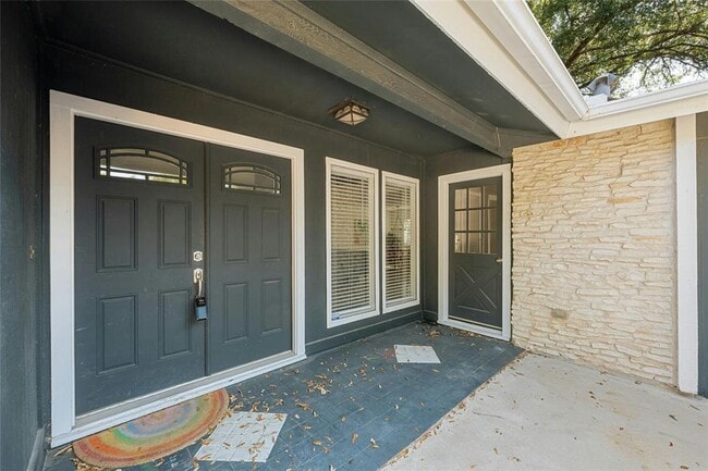 Building Photo - 10305 Leaning Willow Dr