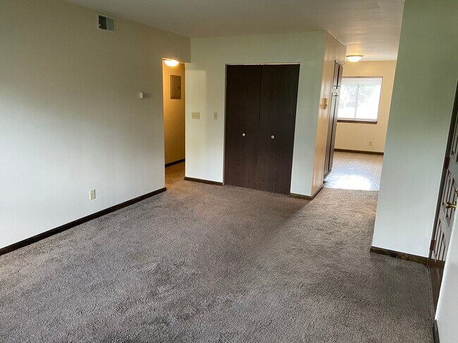 Building Photo - 1115 Elizabeth Ct