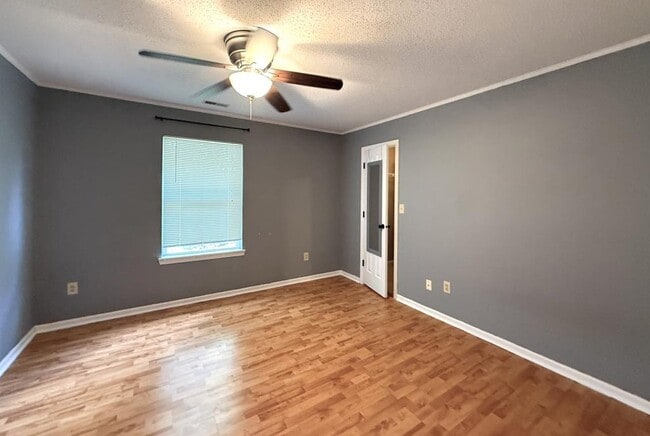 Building Photo - 5717 Stoneview Way