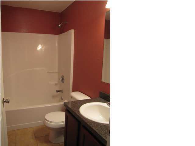 Building Photo - 301 Lakeview Dr