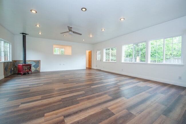 Building Photo - 1324 Zarvis Pl