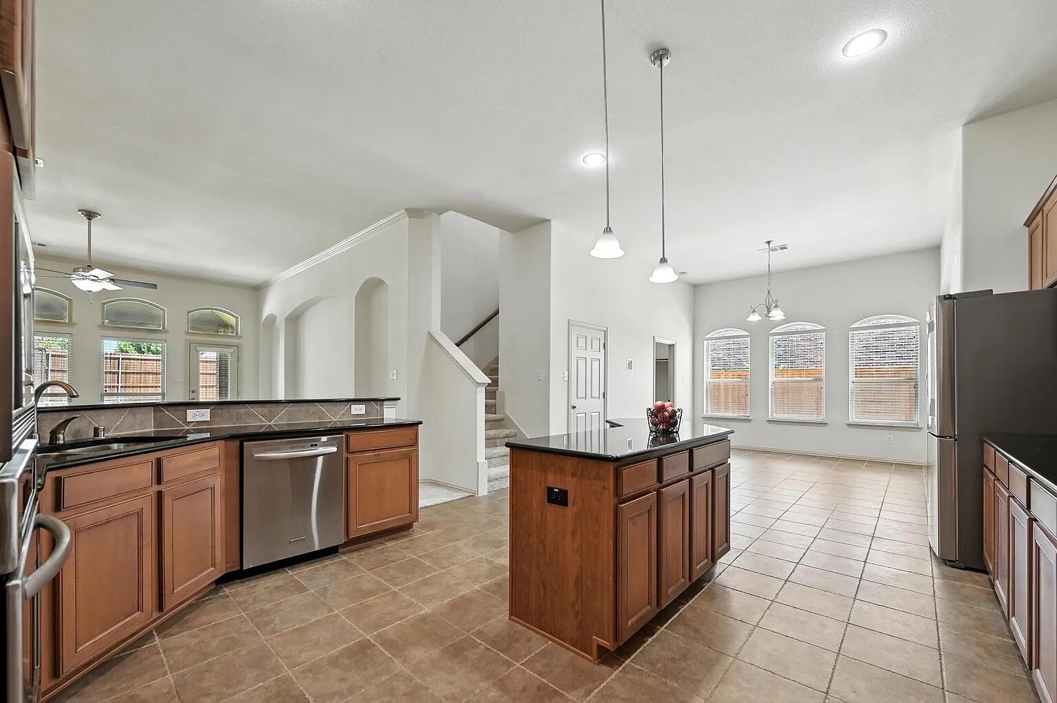 Building Photo - Room in House on Smoke Tree Dr