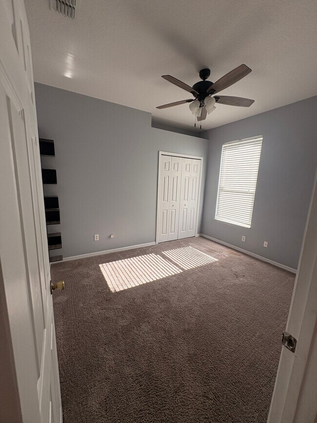 Building Photo - 1118 Dekleva Dr