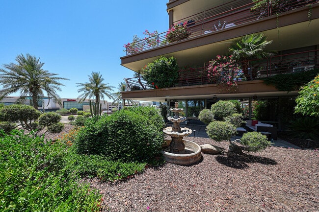Building Photo - 7157 E Rancho Vista Dr