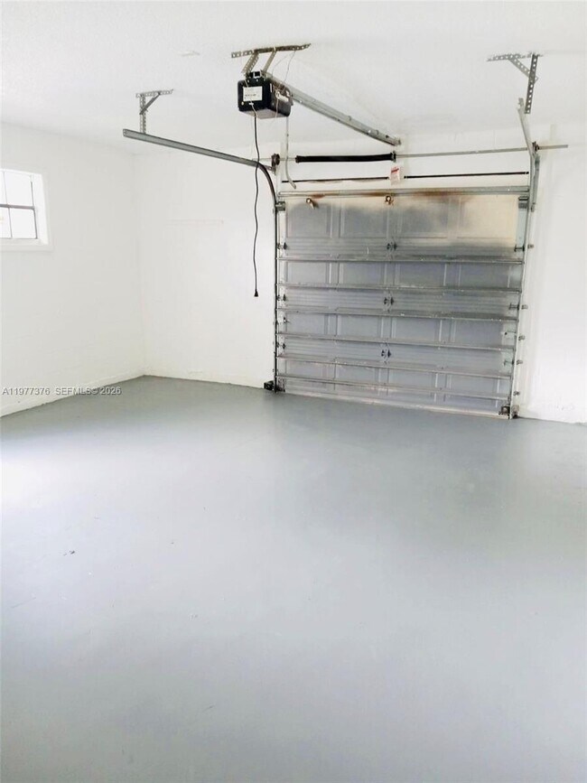 Building Photo - 1439 Captains Walk