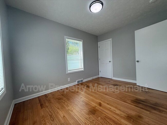 Building Photo - 4118 Touzalin Ave