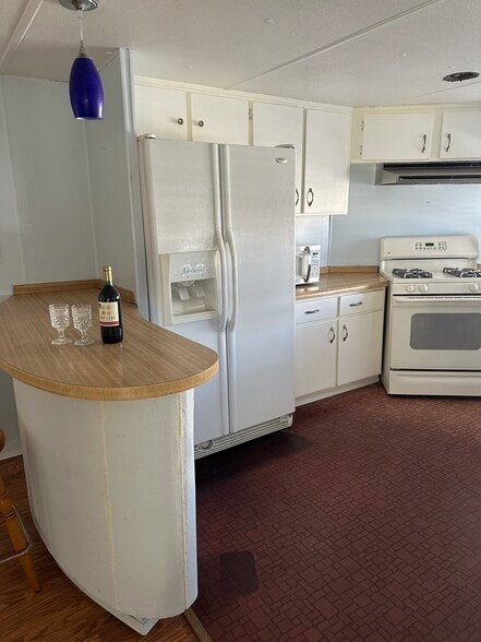 Kitchen - 2700 W 8th St