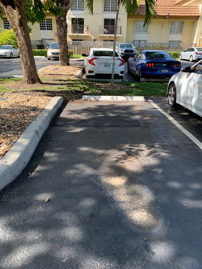 Building Photo - 8650 SW 109th Ave