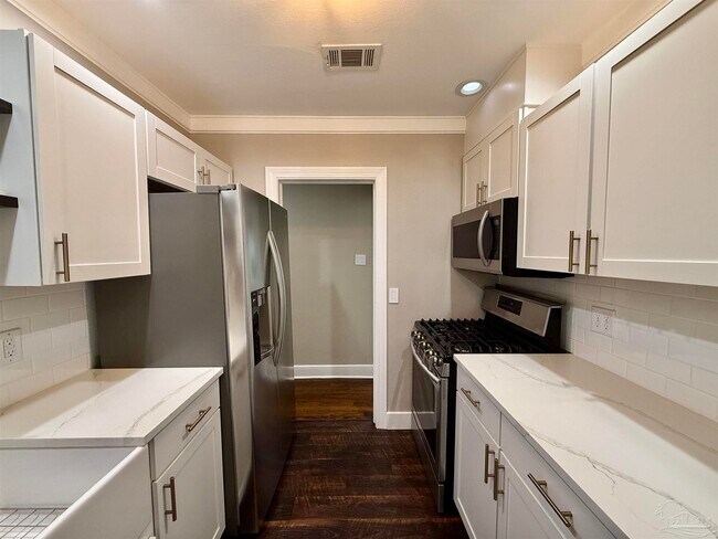 Building Photo - 2050 N 13th Ave