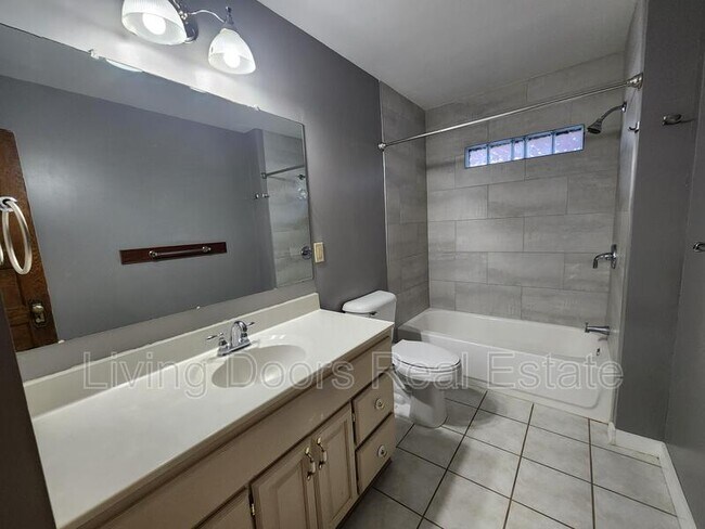 Building Photo - 1811 S 23rd St