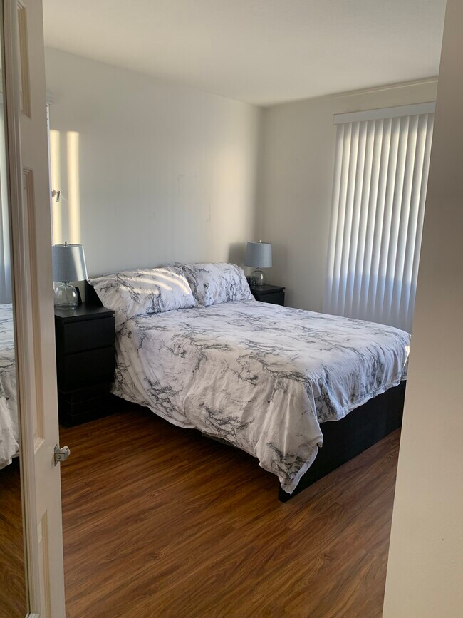 Building Photo - 20251 Cape Coral Ln