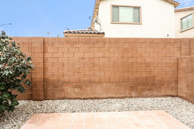 Building Photo - 5809 Magic Oak St